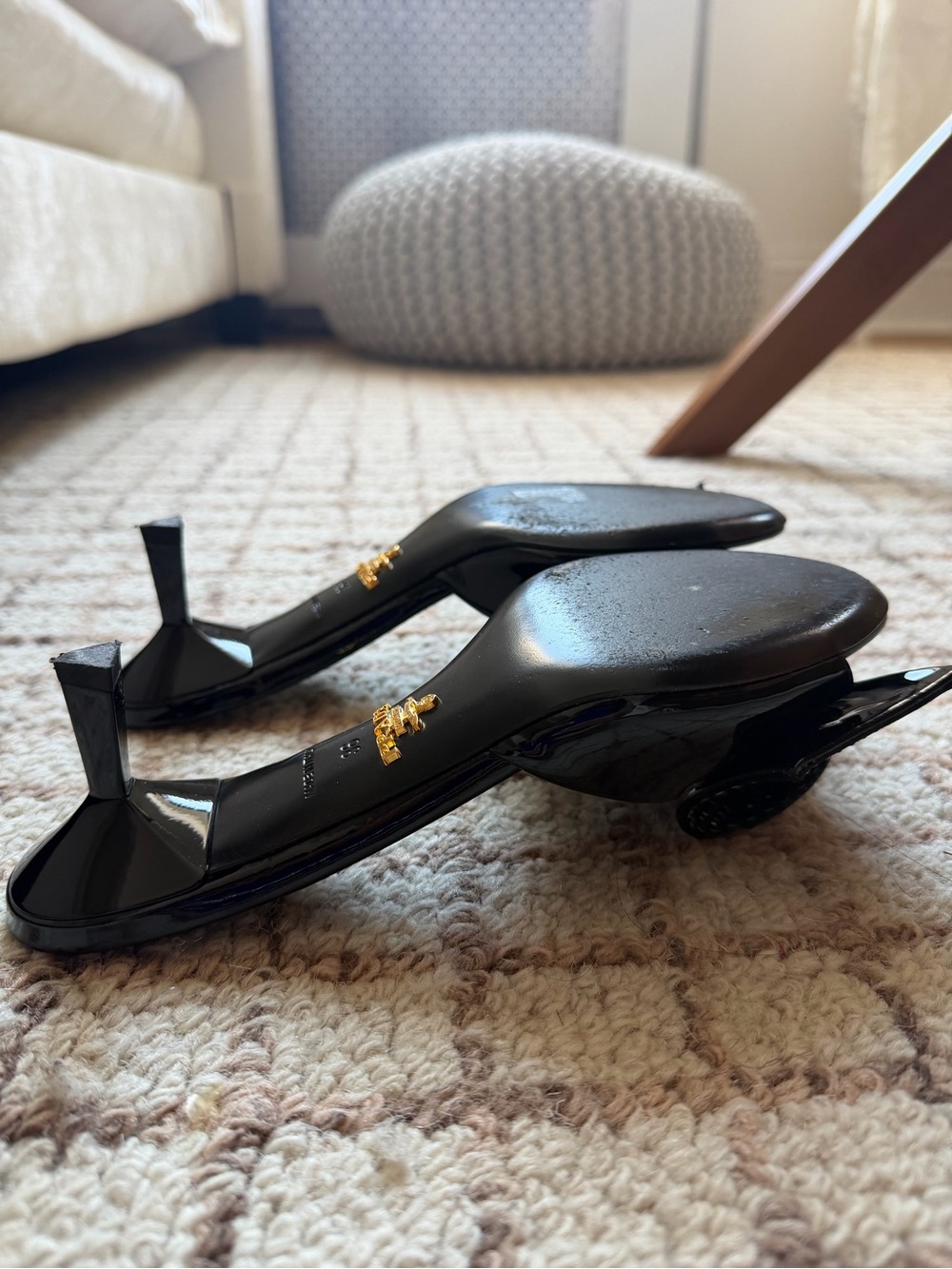 NEW Prada Black Patent Slide Mules with Bow Accent - Picture 4 of 4